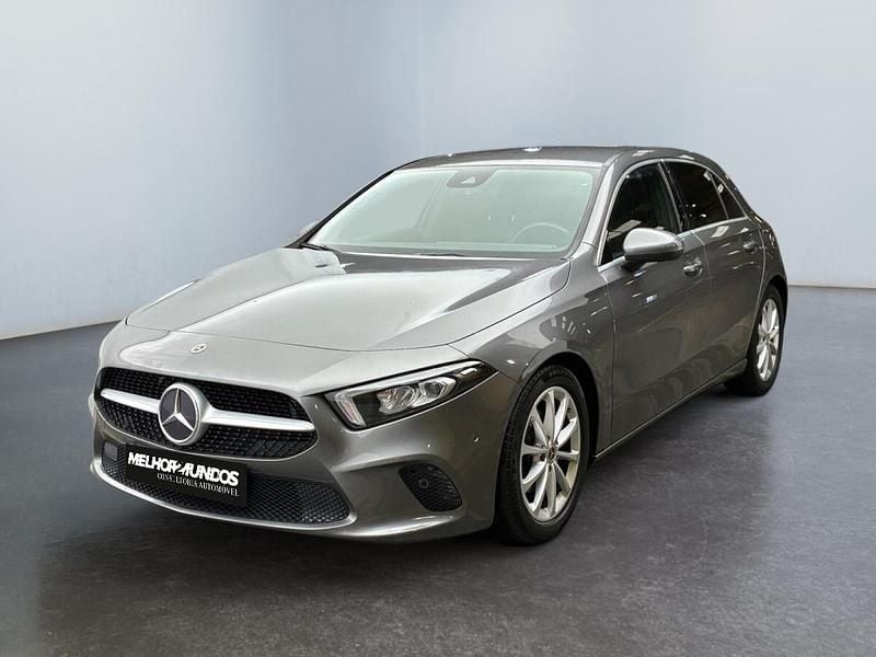Cinza Usado 2019 Mercedes A180 Progressive | € 20.990 (Bom preço) - Imagem 1/4