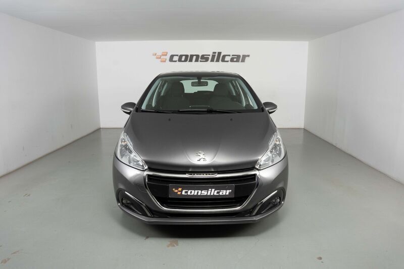 Cinza Usado 2019 Peugeot 208 Active Citadino | € 9.980 (Super Preço) - Imagem 1/4