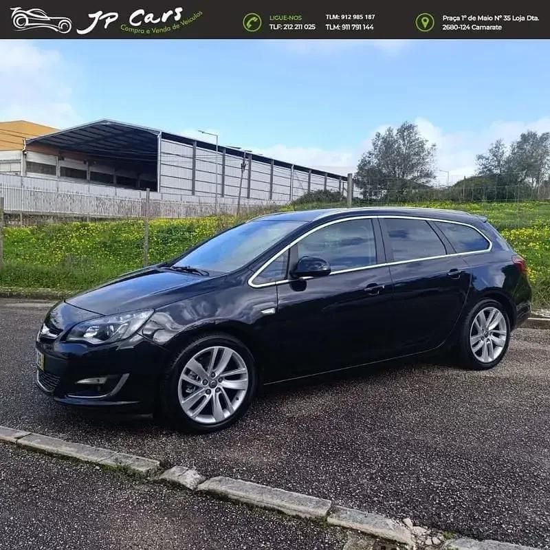 Usado Opel Astra Dynamic 136 HP (100 kW) 2015 Preto Carrinha