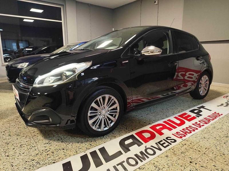 Preto Usado 2018 Peugeot 208 Style Citadino | € 10.980 (Preço justo) - Imagem 1/4