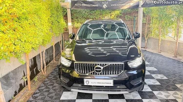 Preto Usado 2021 Volvo XC40 R-Design SUV | € 24.900 (Super Preço) - Imagem 1/1