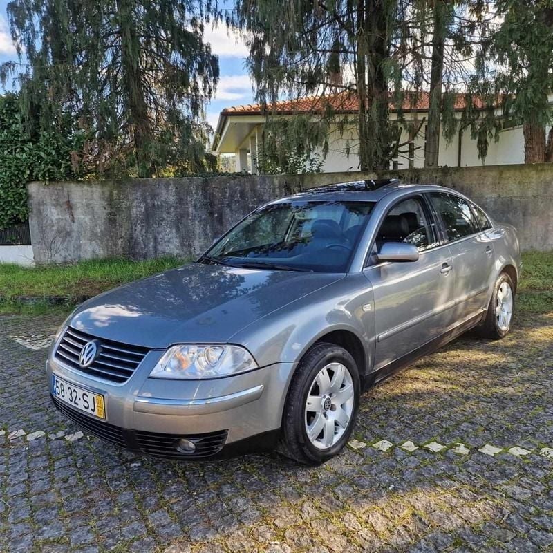 Cinzento Usado 2001 VW Passat | € 4.750 (Preço justo) - Imagem 1/4