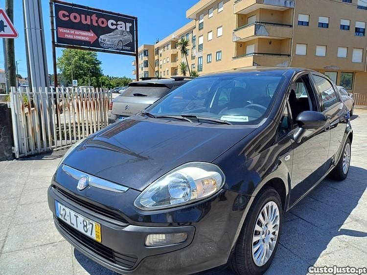 Preto Usado 2011 Fiat Grande Punto Citadino | € 3.965 (Preço justo) - Imagem 1/1