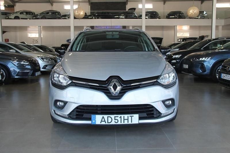 Cinzento Usado 2020 Renault Clio V Carrinha | € 13.000 (Preço justo) - Imagem 1/4