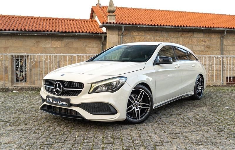Branco Usado 2016 Mercedes CLA180 AMG line Sedan | € 18.750 (Preço justo) - Imagem 1/4