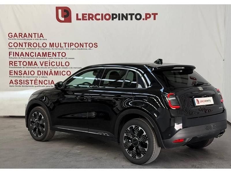 Usado Fiat 600 La Prima 136 HP (100 kW) 2024 Preto SUV