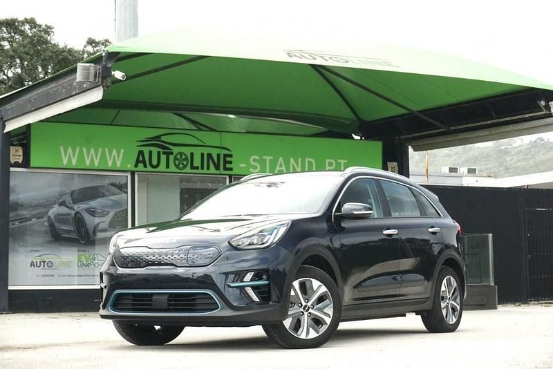Usado Kia e-Niro 150 kW (204 HP) 2022 Azul SUV