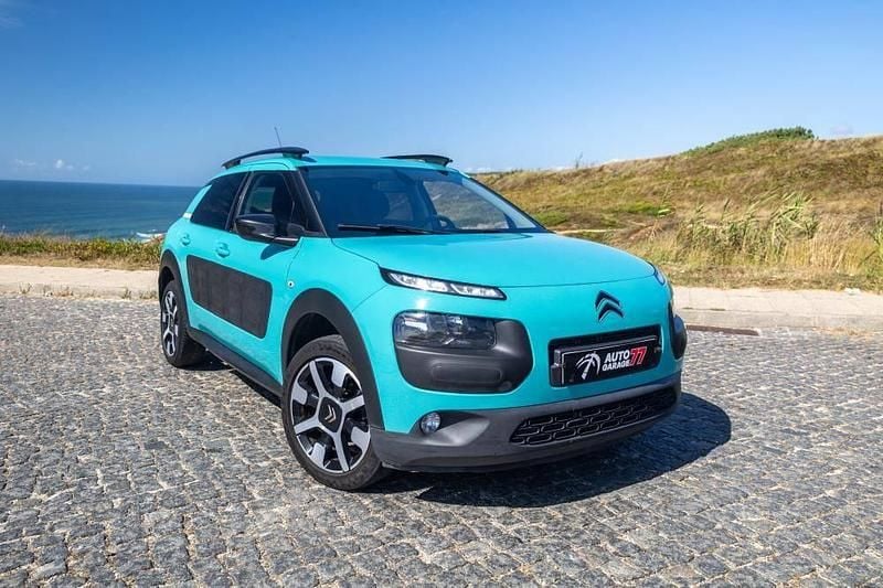 Usado Citroën C4 Cactus 100 HP (73 kW) 2016 Azul Citadino