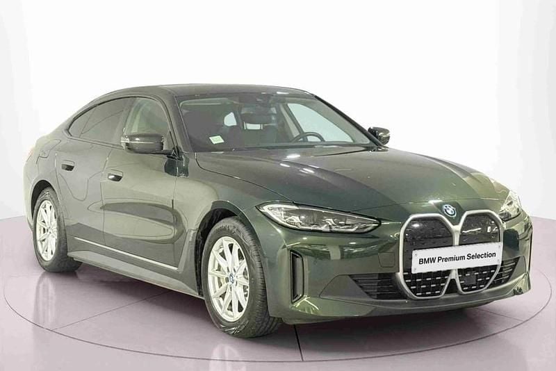 Usado BMW i4 Shadowline 250 kW (340 HP) 2023 Verde Sedan