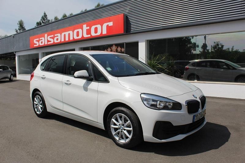 Branco Usado 2019 BMW 216 Active Tourer Monovolume | € 17.900 (Caro) - Imagem 1/4
