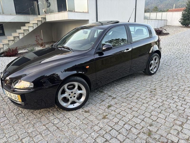 Usado 2003 Alfa Romeo 147 Citadino | € 2.950 - Imagem 1/4