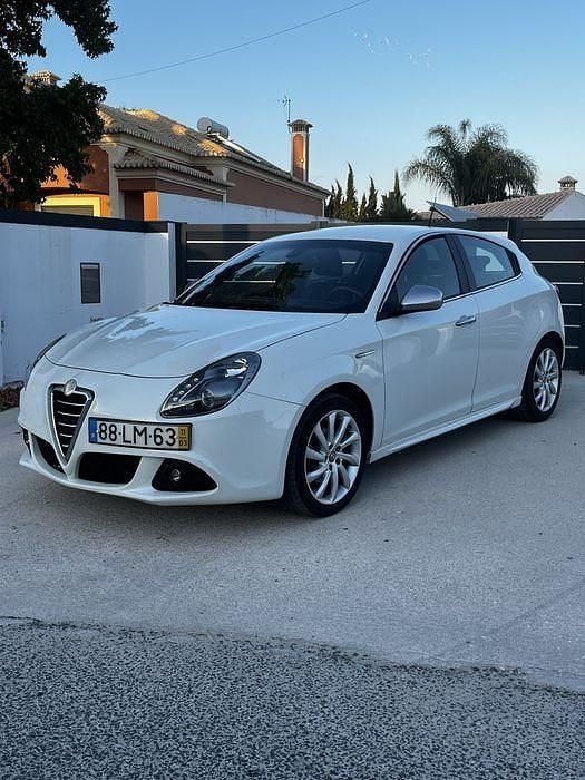 Usado 2011 Alfa Romeo Giulietta Citadino | € 5.400 (Bom preço) - Imagem 1/4