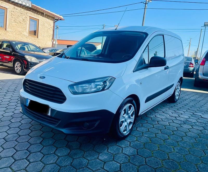 Usado Ford Courier Trend 75 HP (55 kW) 2016 Branco Monovolume