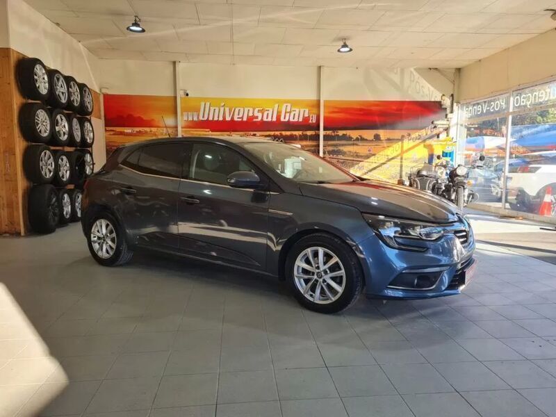 Usado Renault Mégane III Zen 100 HP (73 kW) 2016 Cinza escuro
