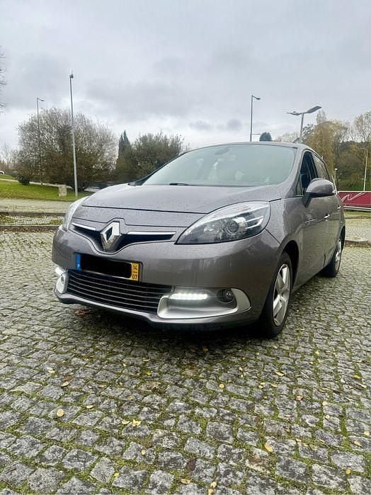 Usado 2014 Renault Scénic III Sedan | € 7.800 (Super Preço) - Imagem 1/4
