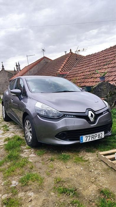 Usado 2016 Renault Clio IV Sedan | € 8.900 (Bom preço) - Imagem 1/4