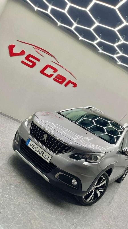 Usado Peugeot 2008 120 HP (88 kW) 2016 Cinzento SUV