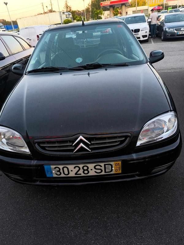 Preto Usado 2001 Citroën Saxo Citadino | € 700 (Bom preço) - Imagem 1/4