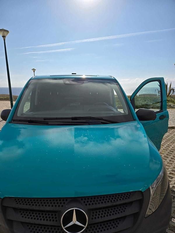 Usado Mercedes Vito 136 HP (100 kW) 2019 Verde Van
