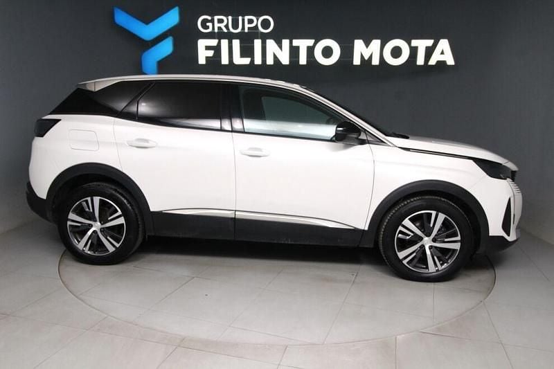 Usado Peugeot 3008 Allure 130 HP (95 kW) 2024 Branco SUV
