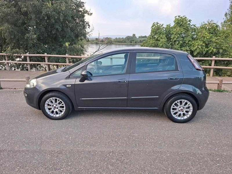 Usado Fiat Punto 75 HP (55 kW) 2010 Cinzento Citadino
