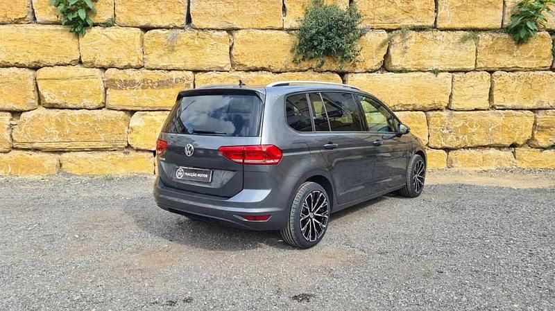 Usado VW Touran 115 HP (84 kW) 2019 Cinzento Monovolume