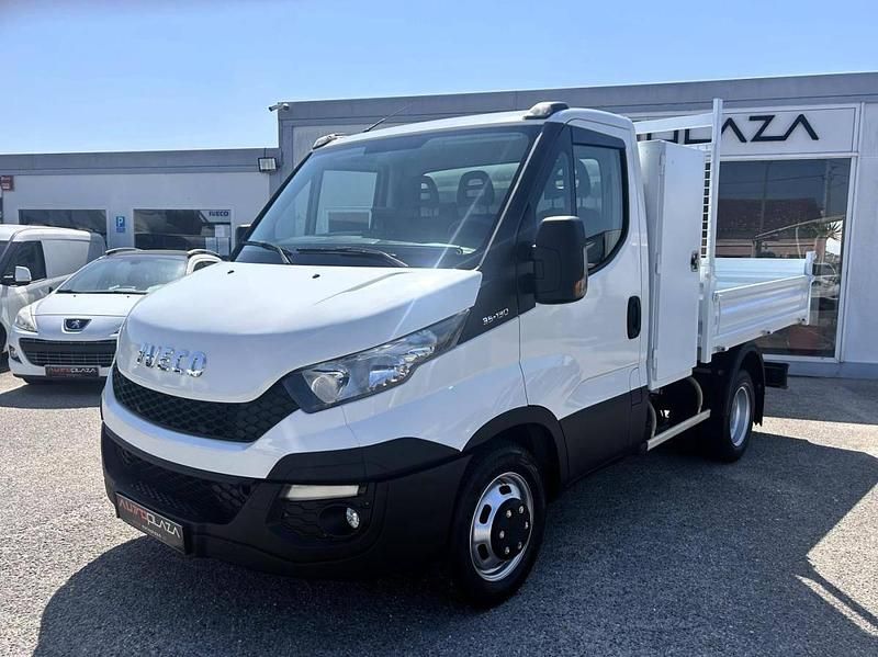Branco Usado 2015 Iveco Daily | € 23.900 - Imagem 1/4
