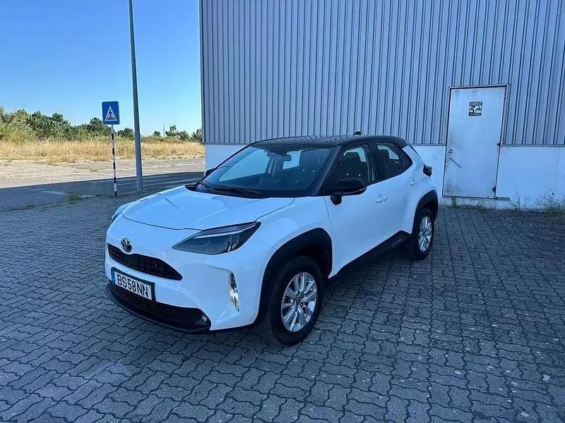 Branco Usado 2022 Toyota Yaris Cross Comfort SUV | € 22.500 - Imagem 1/4