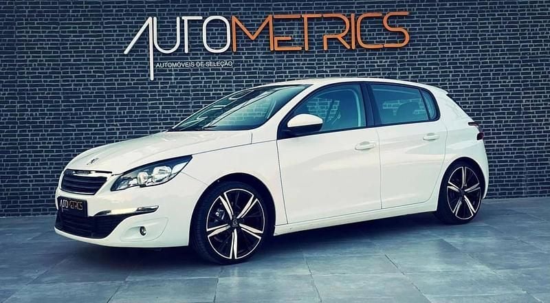 Branco Usado 2014 Peugeot 308 Active | € 12.500 (Caro) - Imagem 1/4