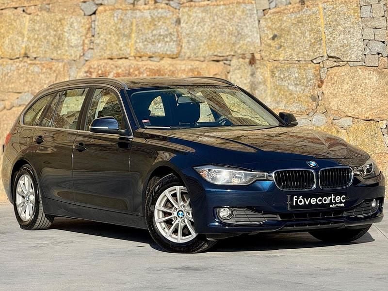 Azul Usado 2013 BMW 318 Comfort Edition Carrinha | € 13.450 (Bom preço) - Imagem 1/4