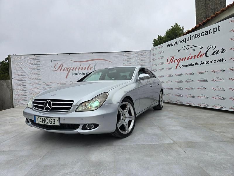 Cinza Usado 2006 Mercedes CLS320 Coupé | € 13.990 - Imagem 1/4