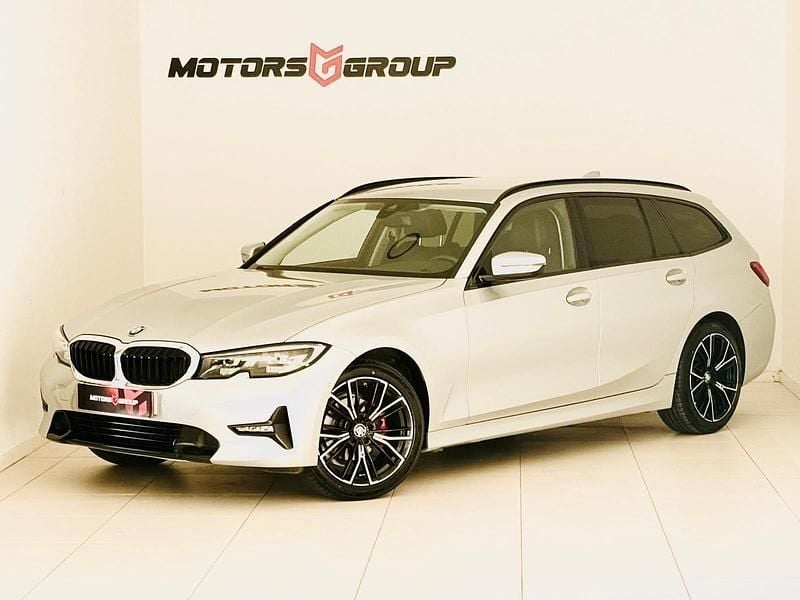 Cinza Usado 2020 BMW 318 Sport Line Carrinha | € 25.990 (Preço justo) - Imagem 1/4