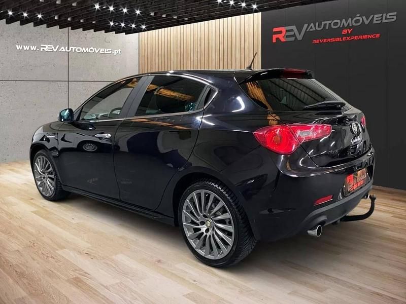 Usado Alfa Romeo Giulietta Turismo 170 HP (125 kW) 2010 Preto Citadino