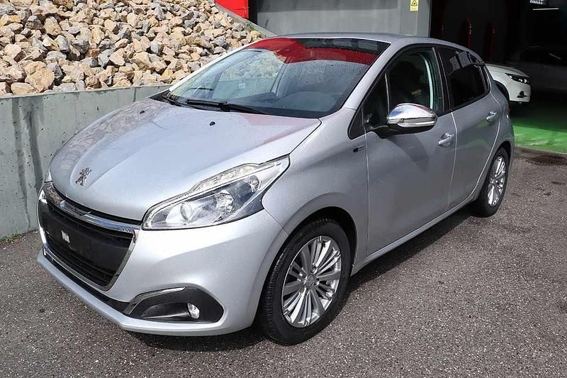 Cinzento Usado 2018 Peugeot 208 Citadino | € 15.299 - Imagem 1/2