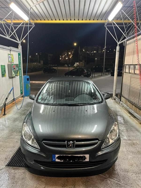 Verde Usado 2003 Peugeot 307 CC Cabrios | € 6.000 - Imagem 1/4