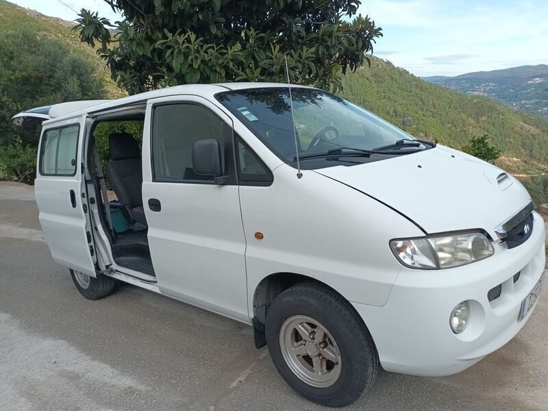 Usado 2002 Hyundai H-1 Van | € 5.200 - Imagem 1/4