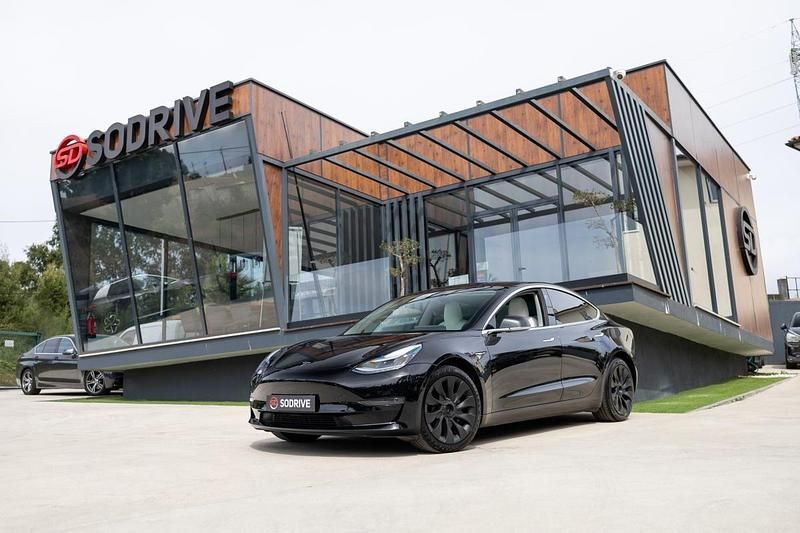 Preto Usado 2019 Tesla Model 3 Sedan | € 25.900 (Preço justo) - Imagem 1/4