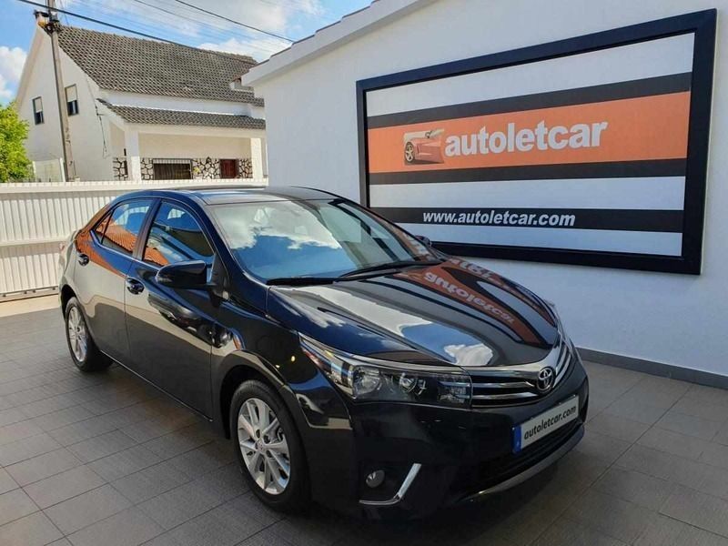 Preto Usado 2014 Toyota Corolla Sedan | € 14.900 - Imagem 1/4
