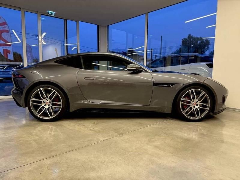 Usado Jaguar F-Type R-Dynamic 300 HP (220 kW) 2018 Cinzento Coupé