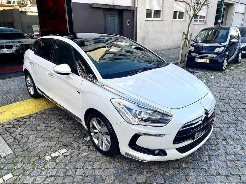 Usado Citroën DS5 200 HP (147 kW) 2013 Branco Citadino