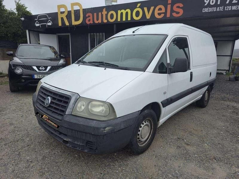 Branco Usado 2004 Fiat Scudo Van | € 6.000 - Imagem 1/4