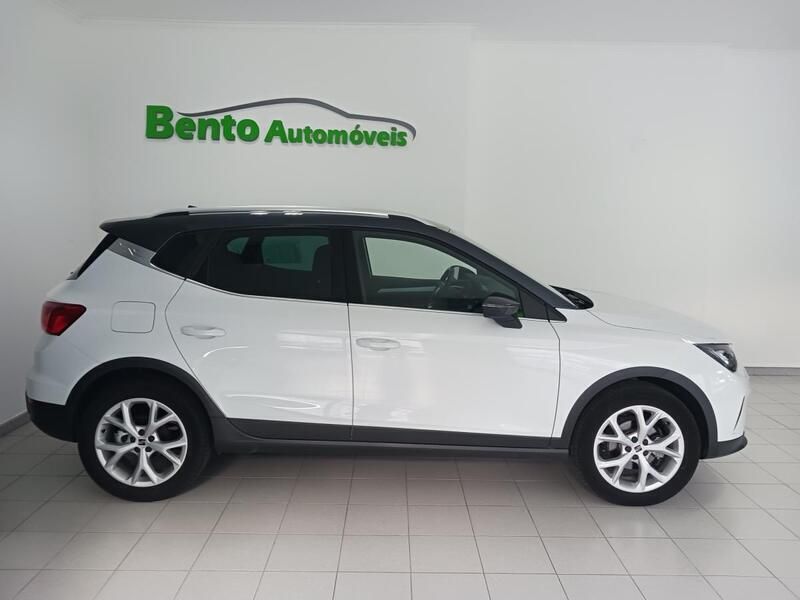 Branco Usado 2022 Seat Arona FR SUV | € 18.999 (Preço justo) - Imagem 1/4