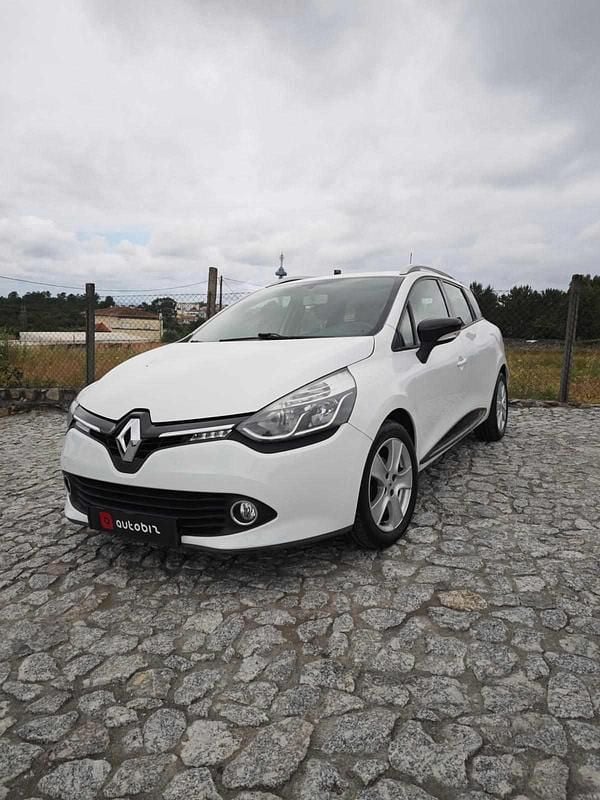 Branco Usado 2014 Renault Clio GrandTour Carrinha | € 7.990 (Preço justo) - Imagem 1/4