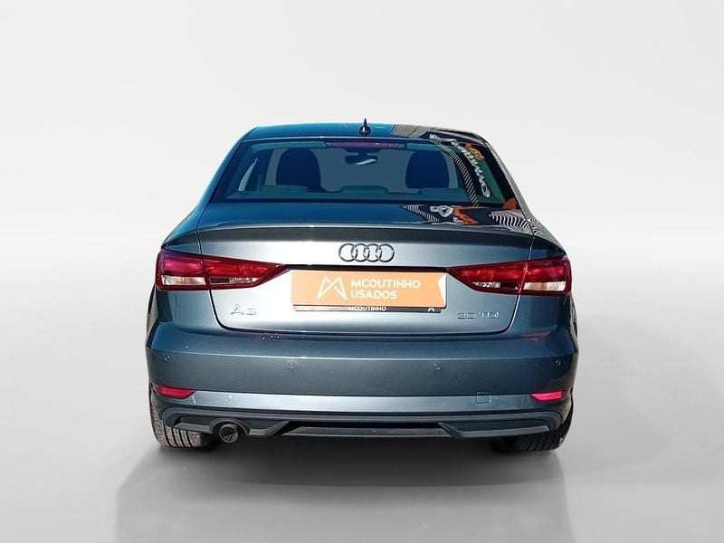 Usado Audi A3 Sport 116 HP (85 kW) 2020 Cinza Sedan
