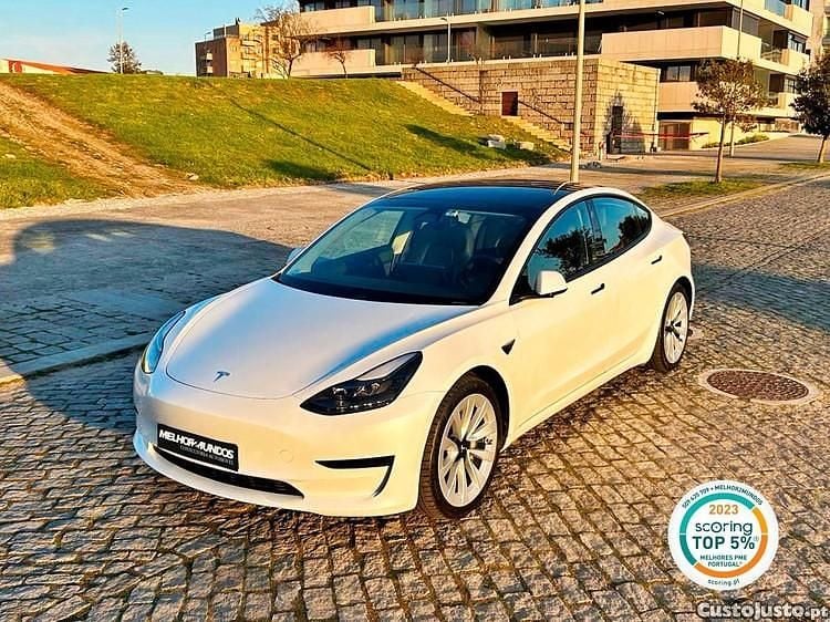 Branco Usado 2021 Tesla Model 3 Sedan | € 28.750 (Preço justo) - Imagem 1/1