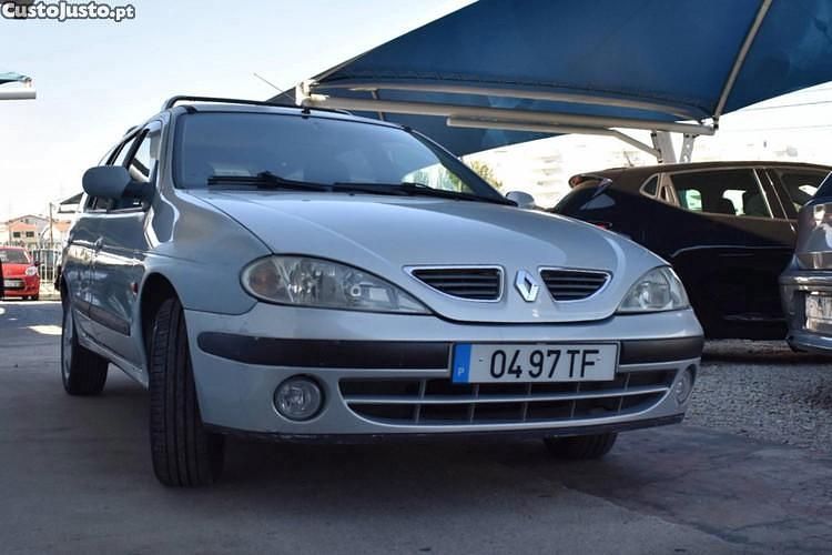 Cinza Usado 2002 Renault Mégane II Sedan | € 1.850 (Preço justo) - Imagem 1/1