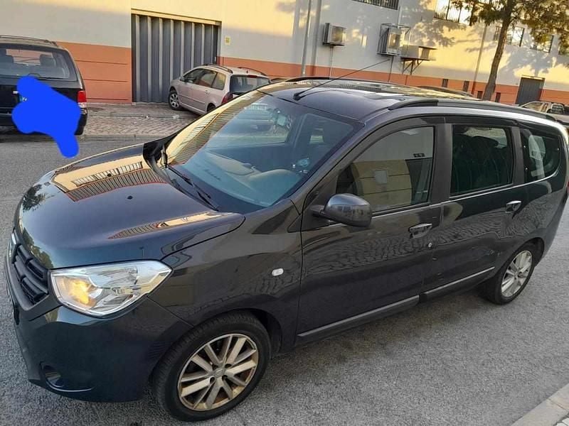 Cinzento Usado 2017 Dacia Lodgy Monovolume | € 7.499 (Preço justo) - Imagem 1/4