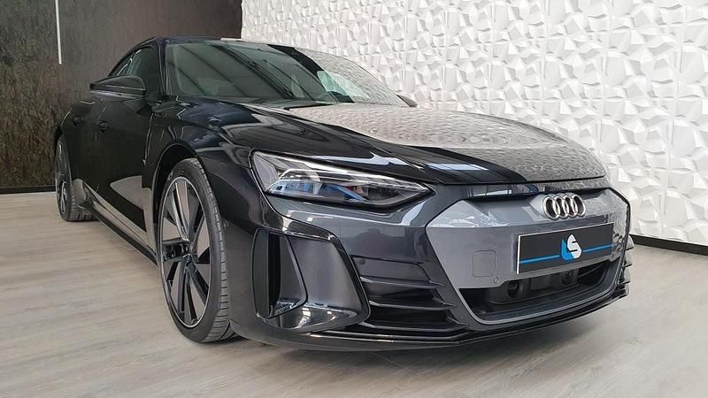 Preto Usado 2021 Audi e-tron GT quattro Sedan | € 64.990 - Imagem 1/4