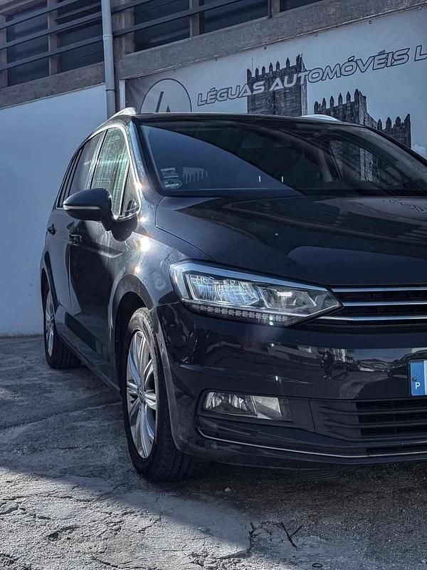 Usado VW Touran 150 HP (110 kW) 2016 Preto Monovolume