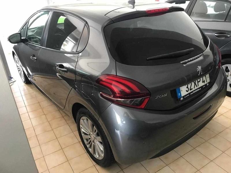 Usado Peugeot 208 83 HP (61 kW) 2019 Cinzento Citadino